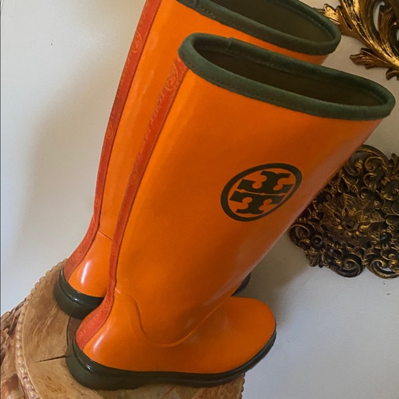 Super Rare Tory Burch Rain Boots Size 8.5 Orange Green - Picture 9 of 10